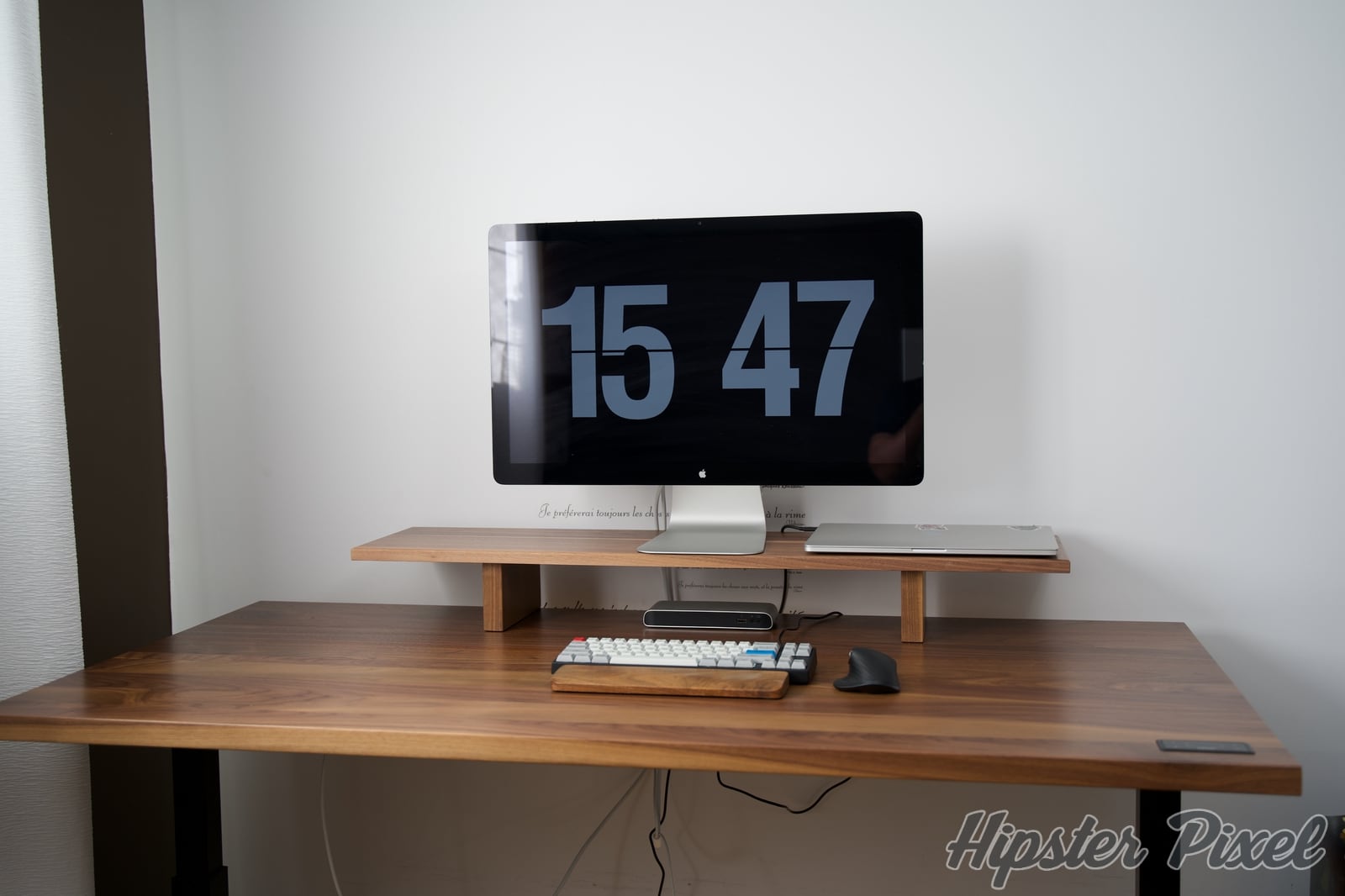ergonofis Sway, a Solid Walnut Sit Stand Desk With Panache [Review]