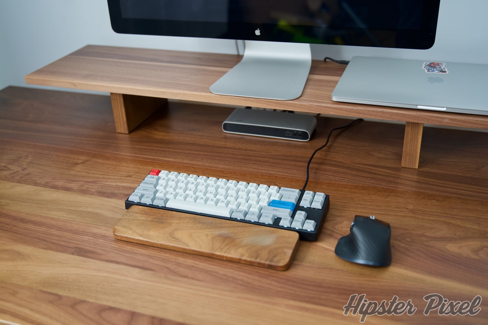 ergonofis Sway with desk shelf