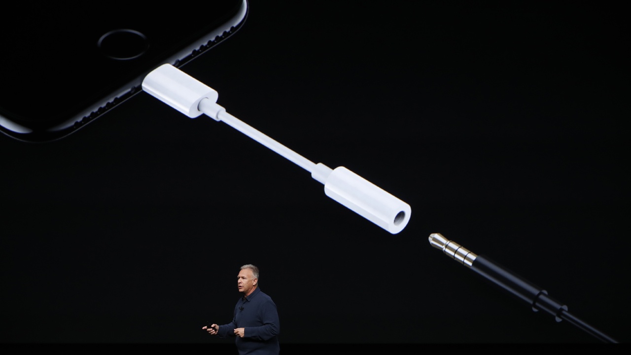 Apple Dropped the Headphone Jack, Get Over It!