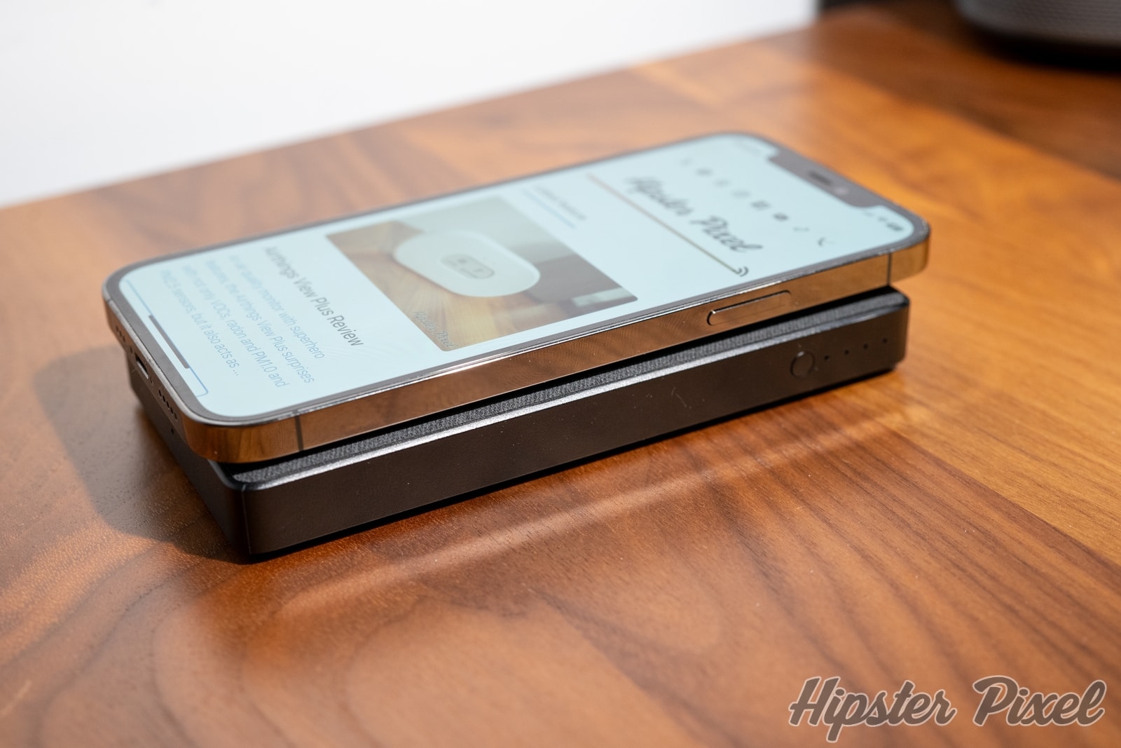 Mophie Powerstation Wireless XL Portable Battery Review
