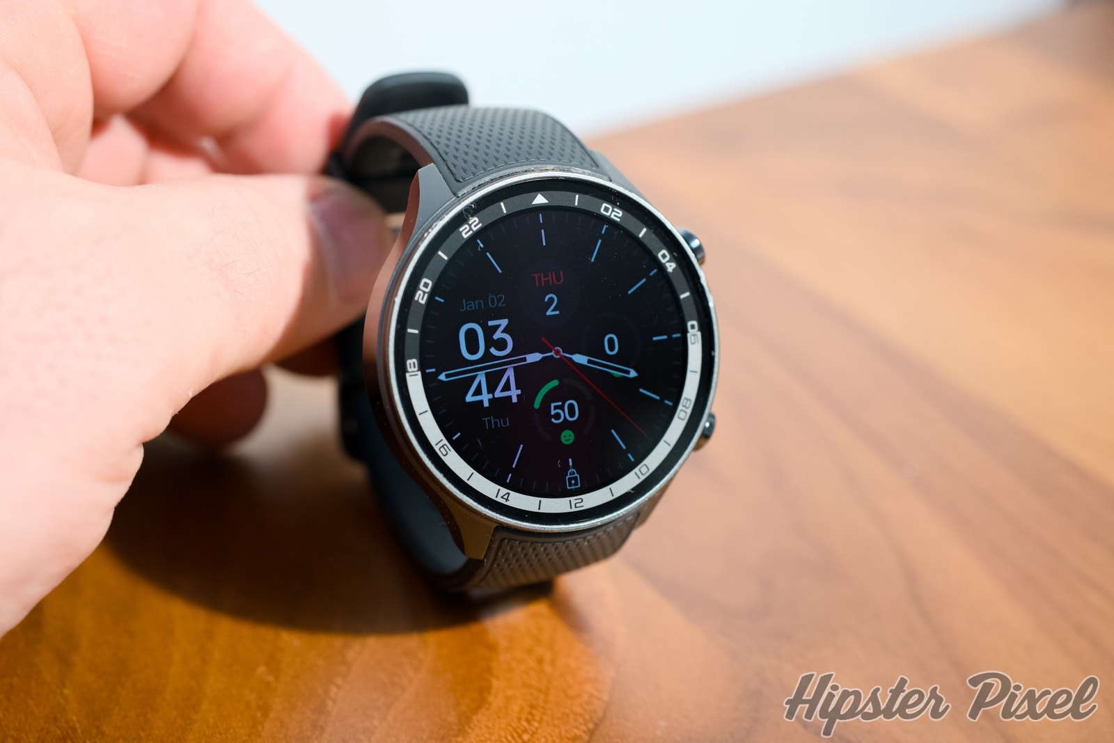 OnePlus Watch 2R, Redefining WearOS Battery Life [Review]