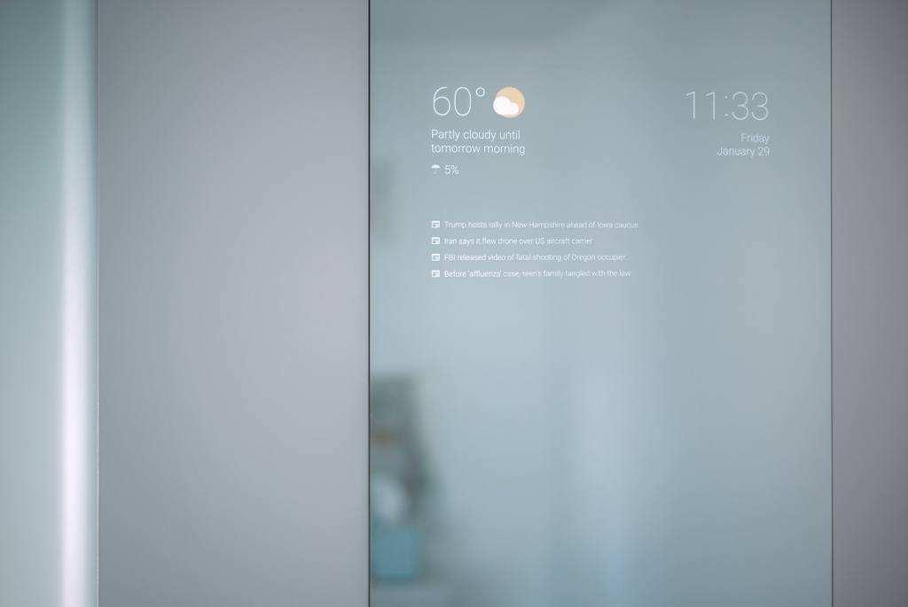 Connected mirror powered by an Amazon Fire Stick